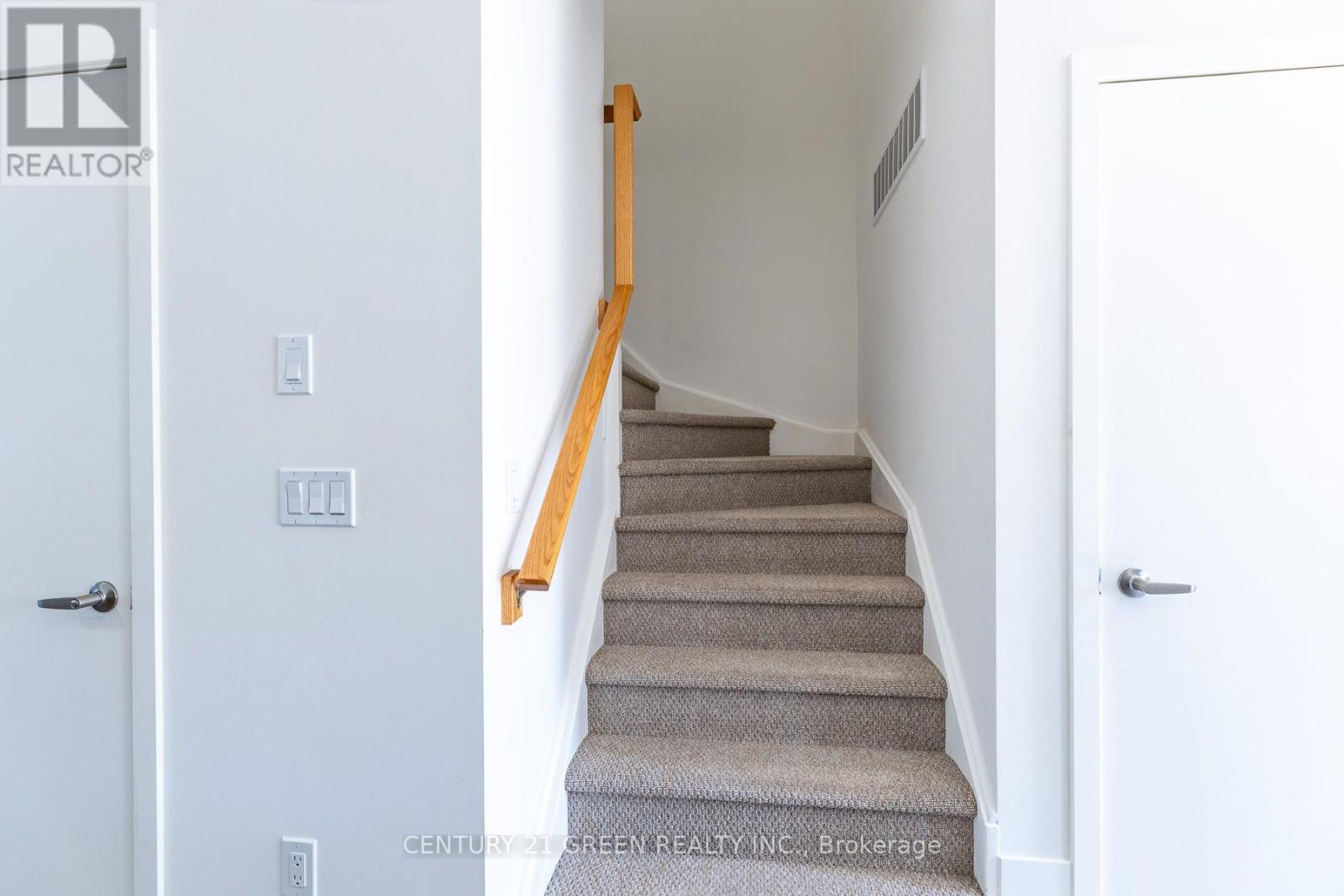 #406 1525 KINGSTON ROAD - 17