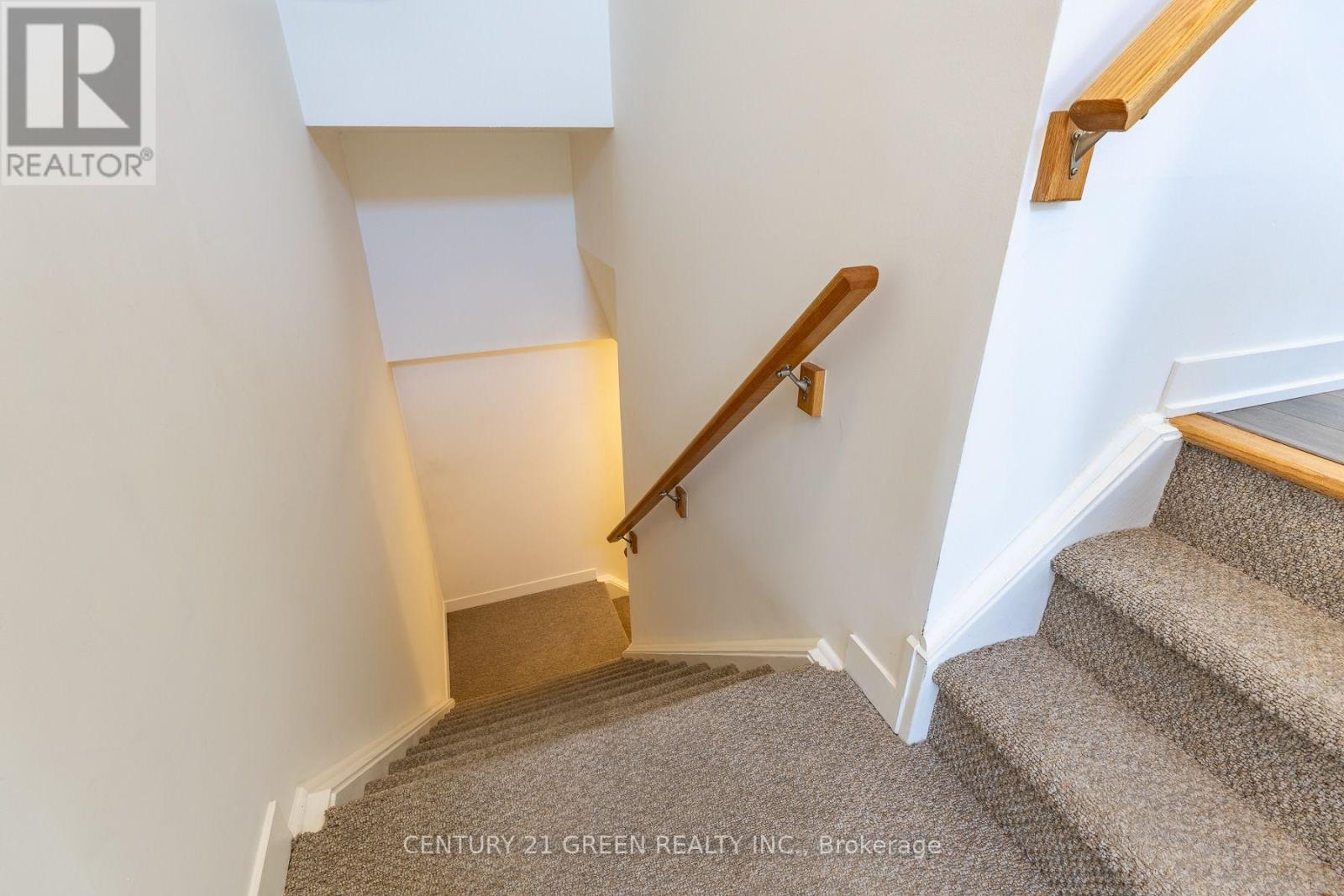 #406 1525 KINGSTON ROAD - 28
