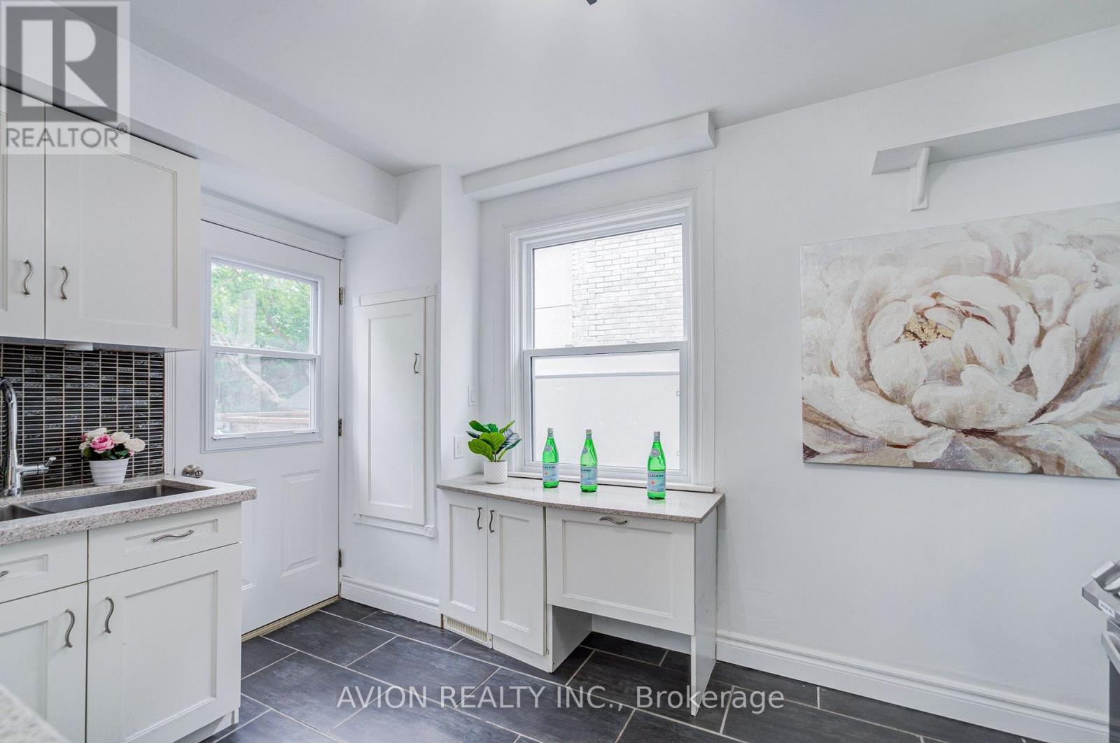 225 CLARKE STREET - 10