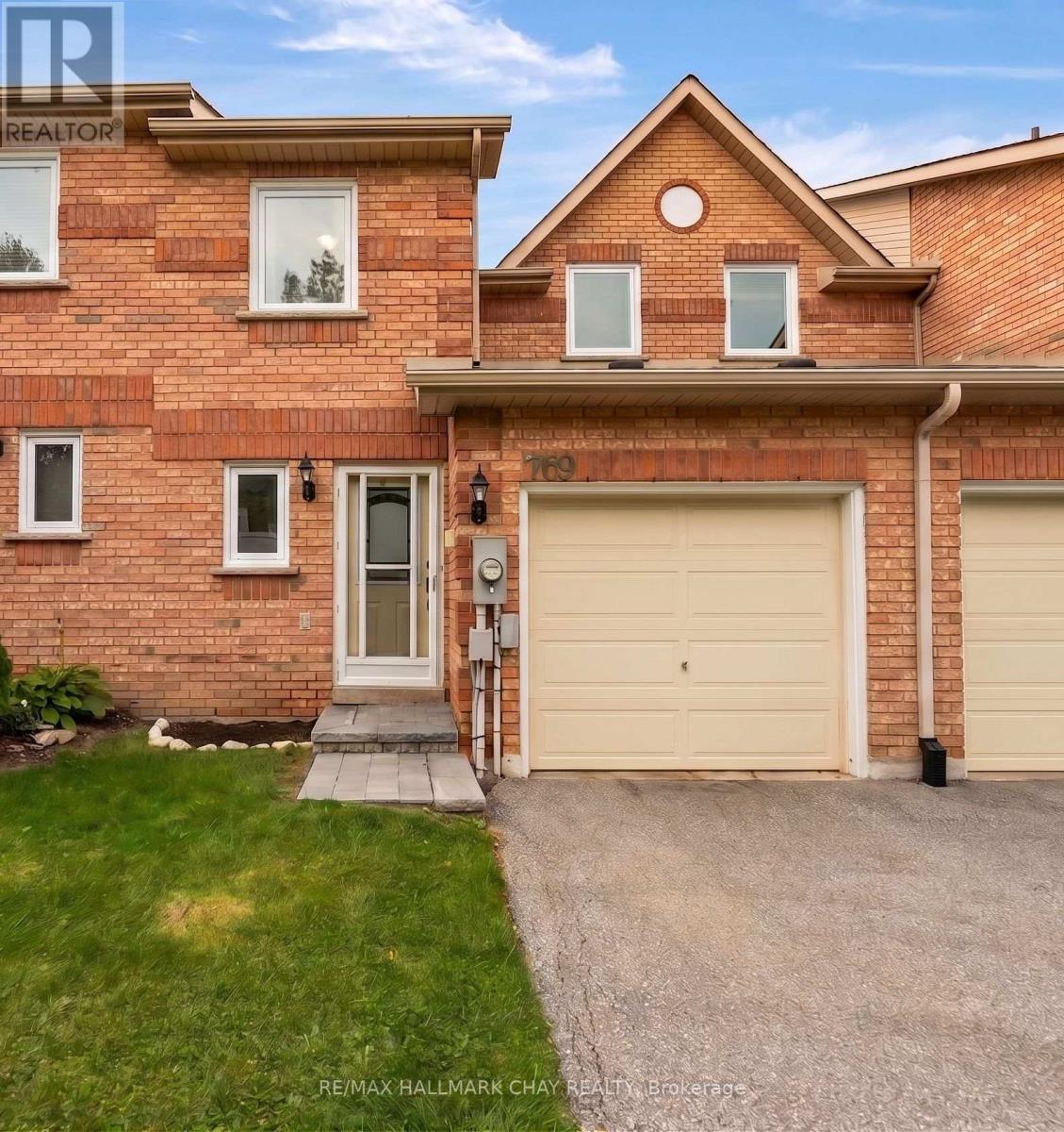 769 PLAYTER CRESCENT - 1