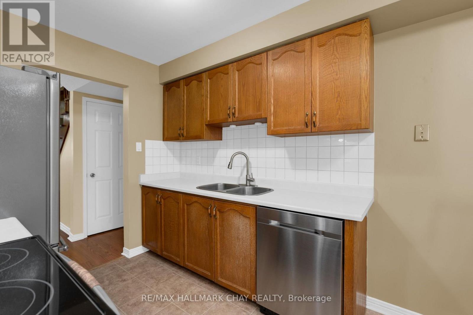 769 PLAYTER CRESCENT - 9