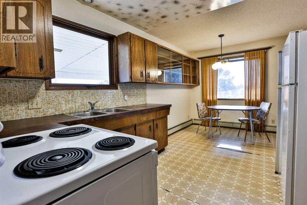 1921 17 Street North - Photo 9