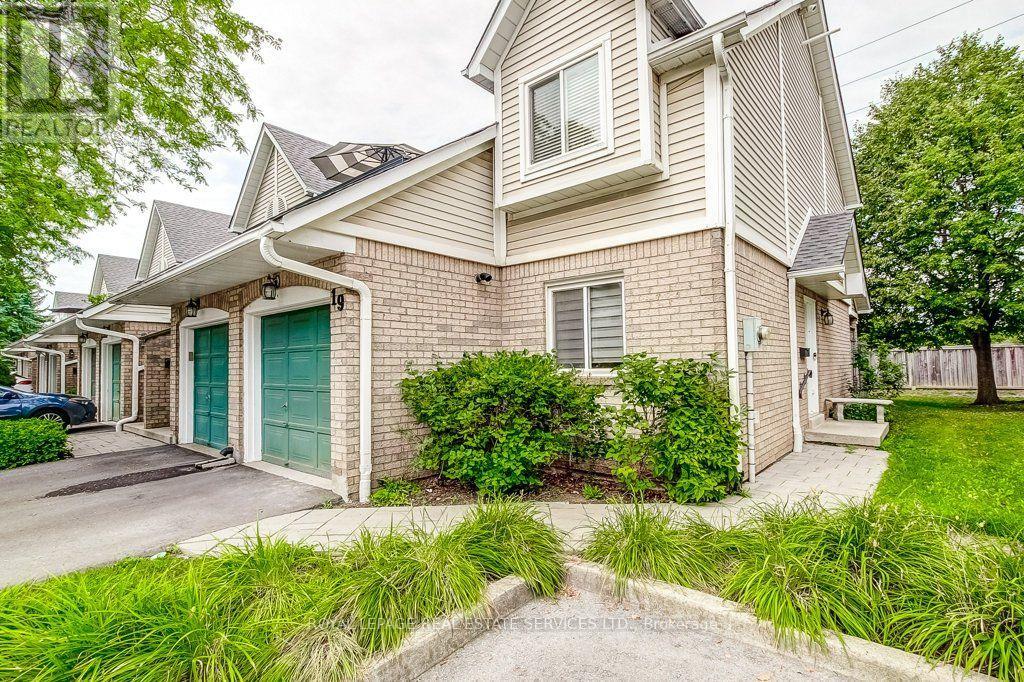 #19 2530 NORTHAMPTON BOULEVARD - 2