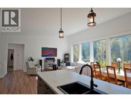 5916 Ferguson Frontage Road, Malakwa, BC V0E2J0 Photo 15