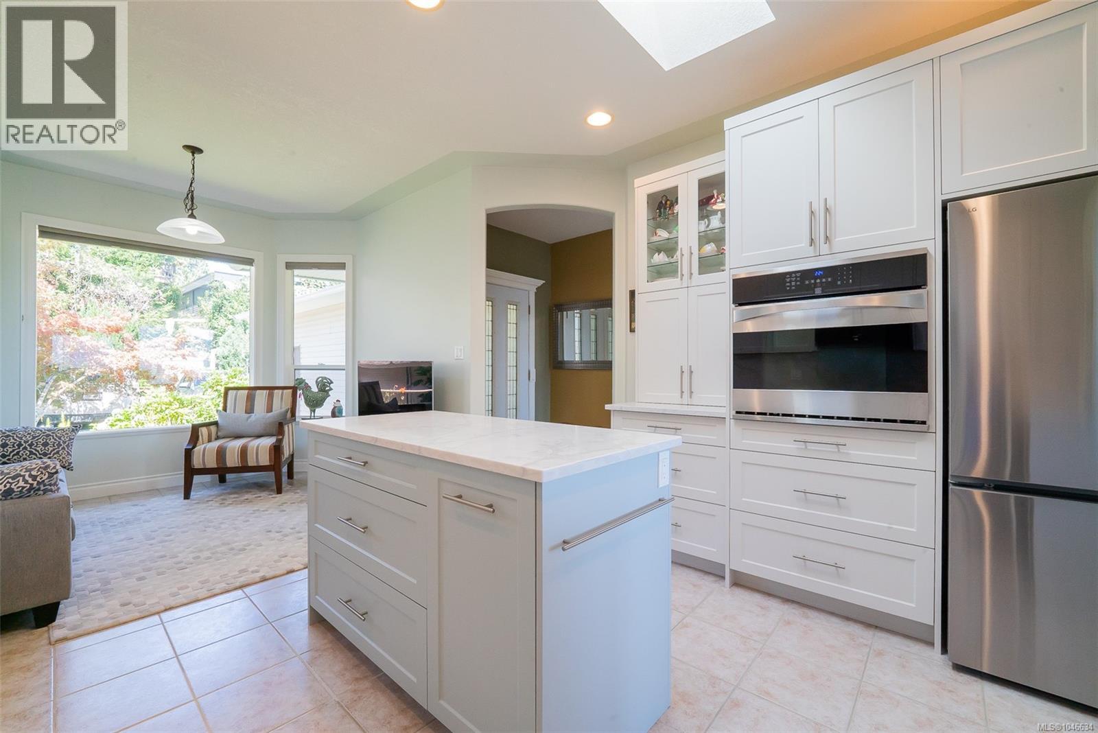 180 Rainbow Cres - Image 13