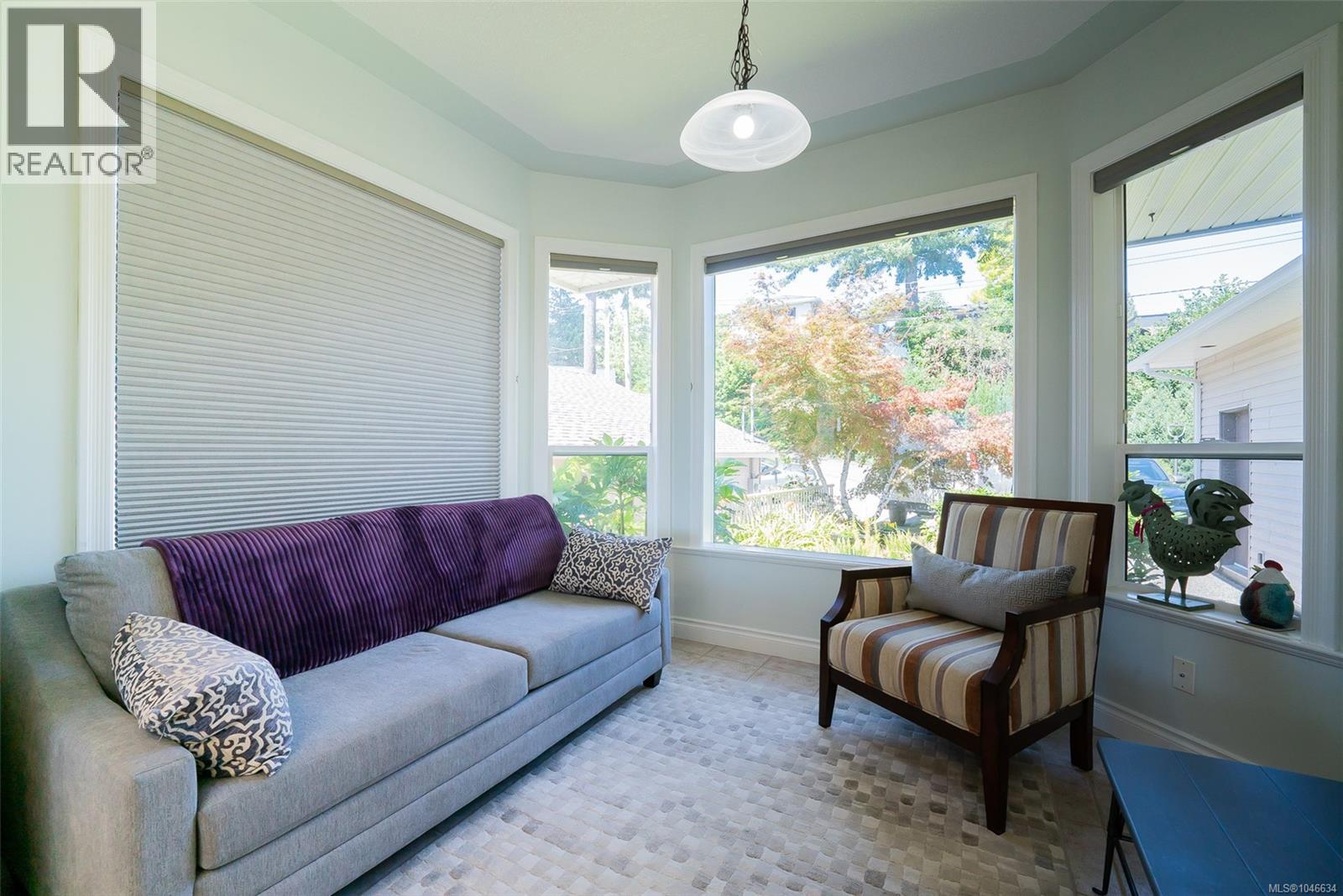 180 Rainbow Cres - 17