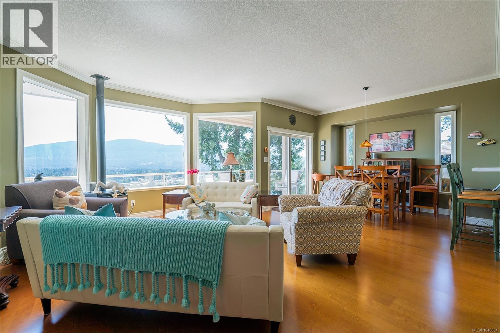180 Rainbow Cres - 2