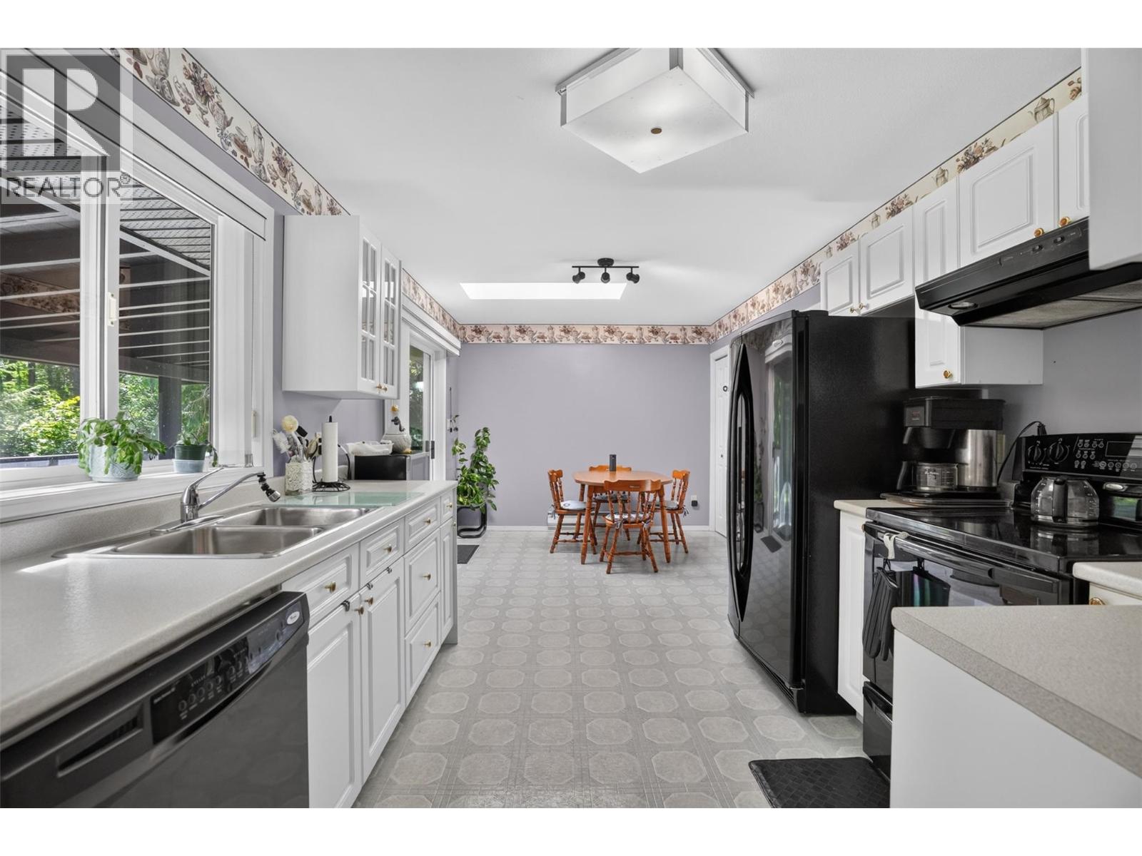 452 Balfour Crescent - 21