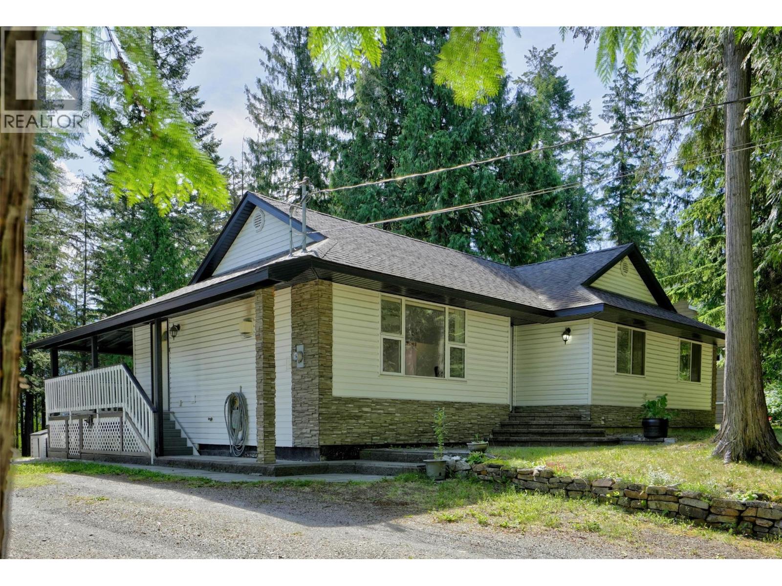452 Balfour Crescent - 3