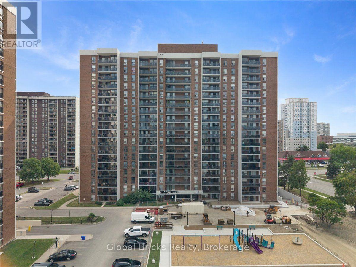 1103- 17 Knightsbridge Road, Brampton, ON photo 1