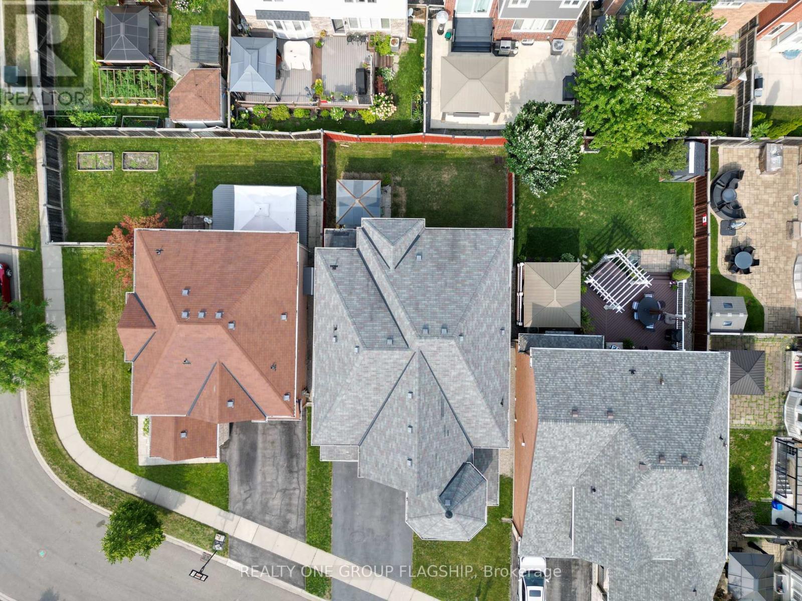715 CASARIN CRESCENT - 47