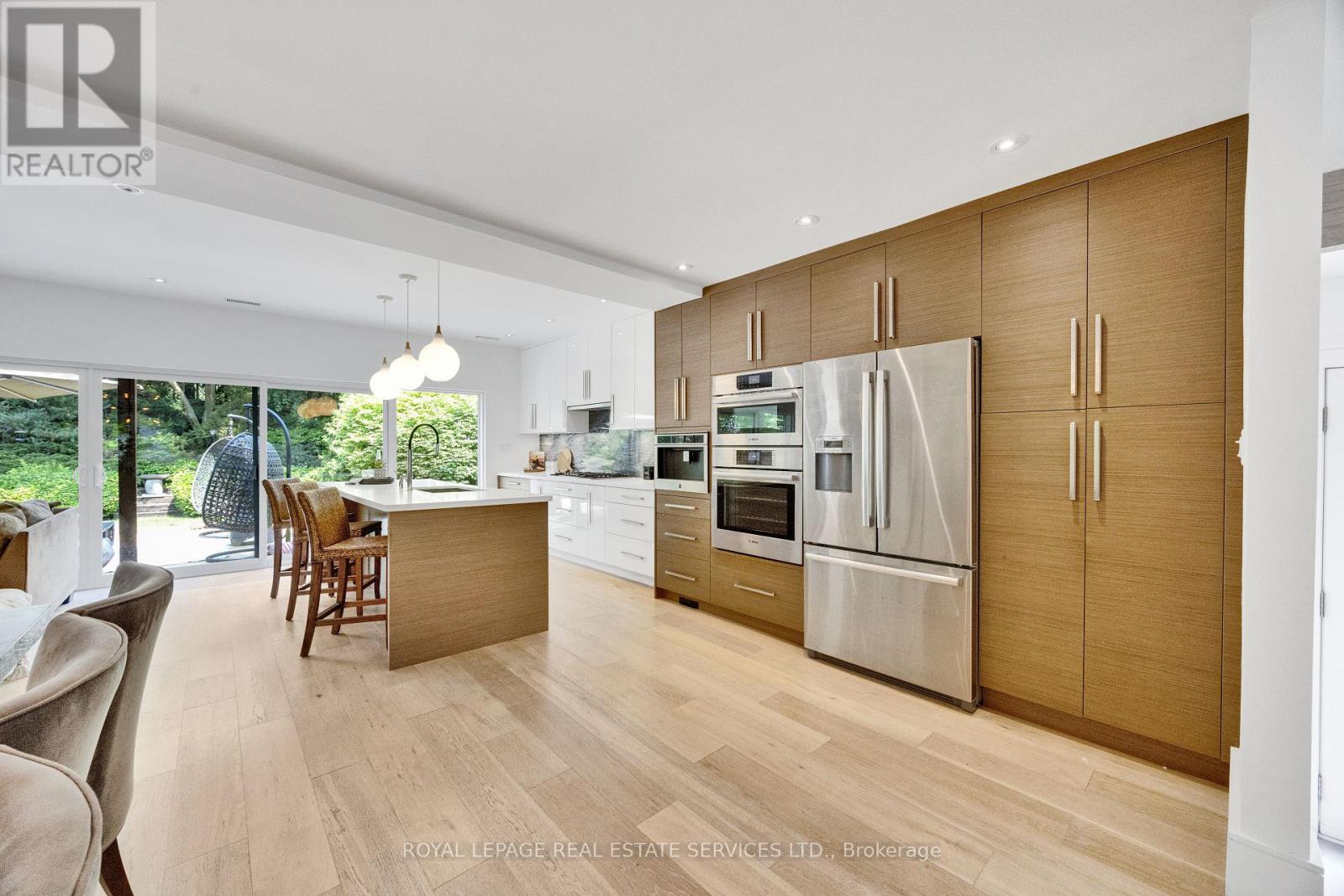 52 GLENADEN AVENUE E - 10