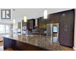 4pc Bathroom - 249 18 Avenue Ne, Calgary, AB T2E1N3 Photo 6