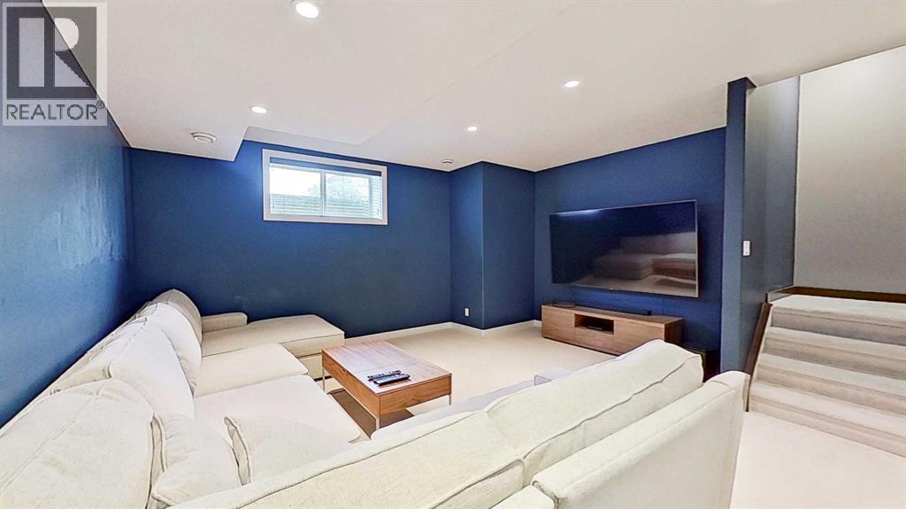 249 18 Avenue Northeast - Photo 28
