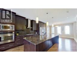 4pc Bathroom - 249 18 Avenue Ne, Calgary, AB T2E1N3 Photo 8