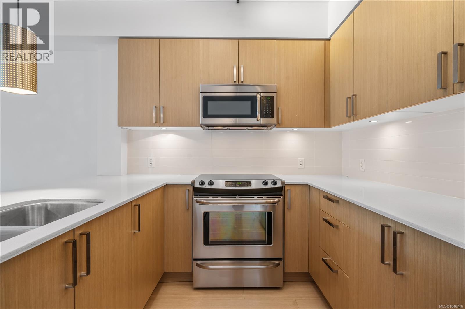#303 286 Wilfert Rd - 11
