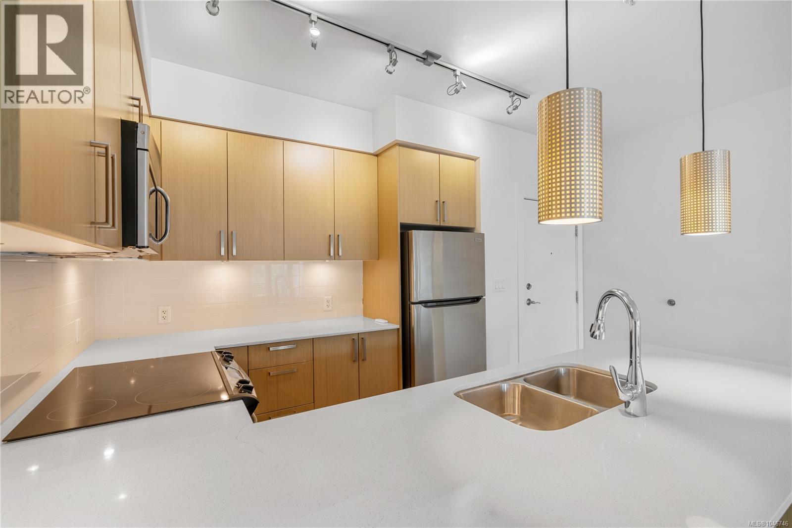 #303 286 Wilfert Rd - 12