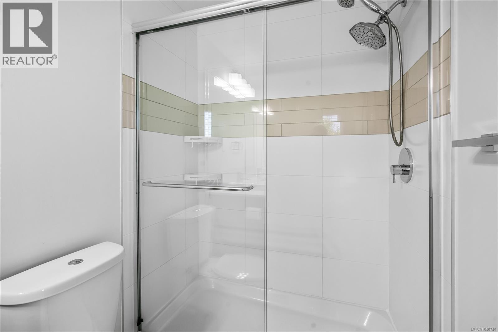 #303 286 Wilfert Rd - 18