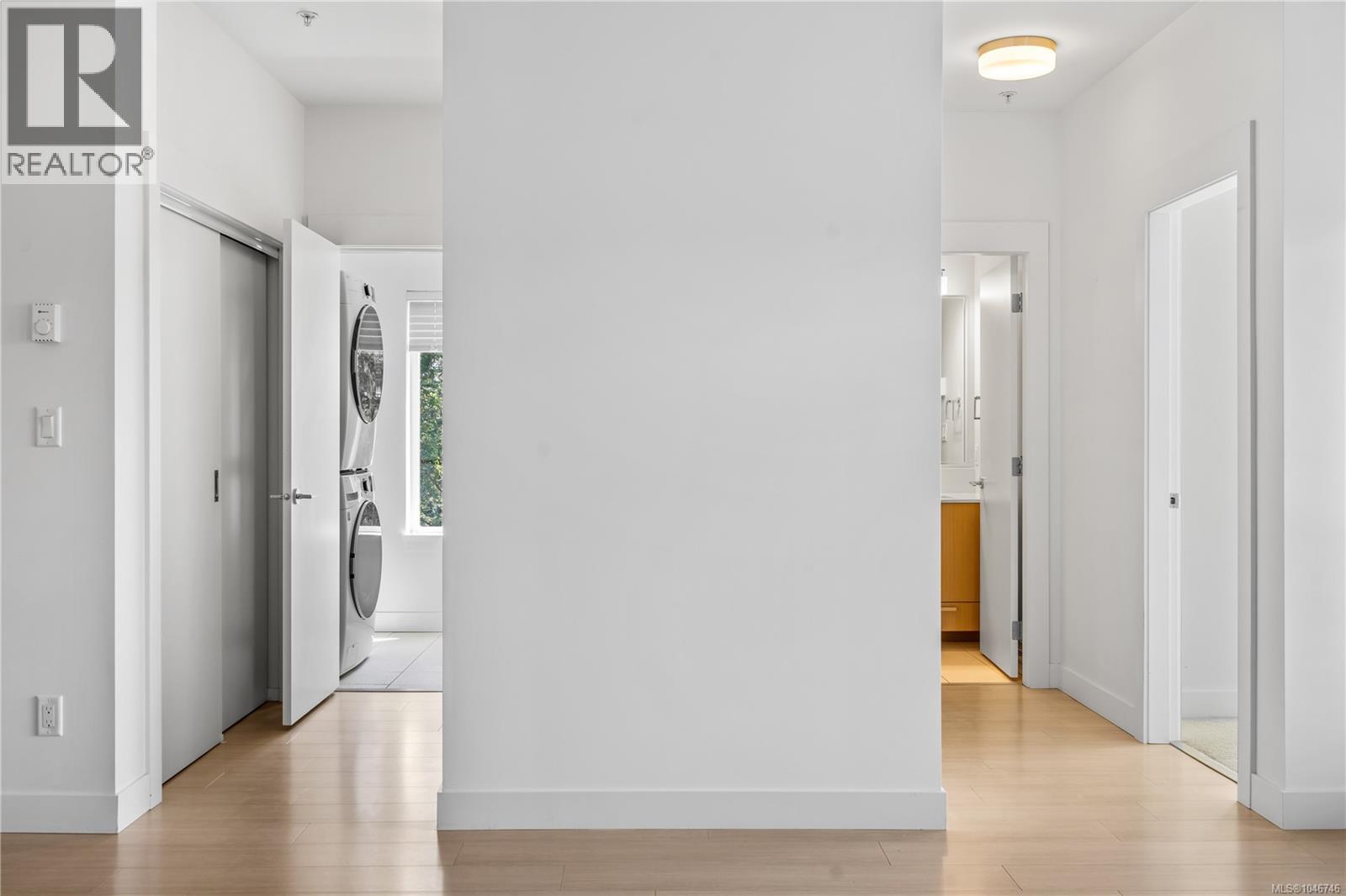 #303 286 Wilfert Rd - 30