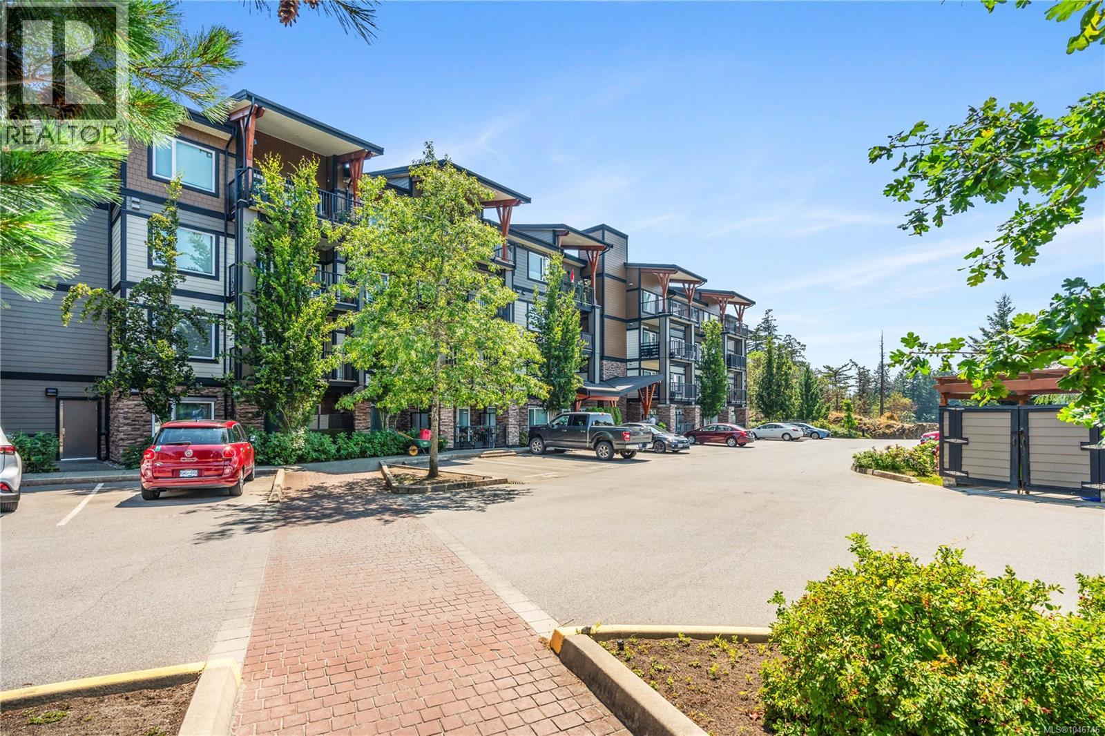 #303 286 Wilfert Rd - 36