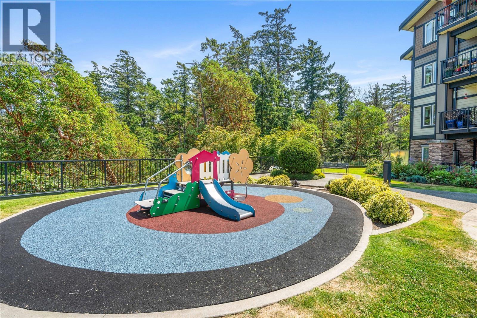#303 286 Wilfert Rd - 39