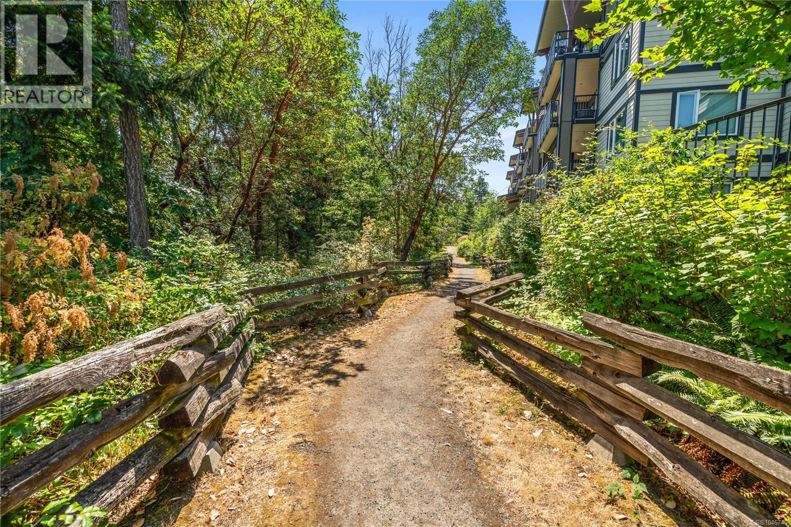 #303 286 Wilfert Rd - 42