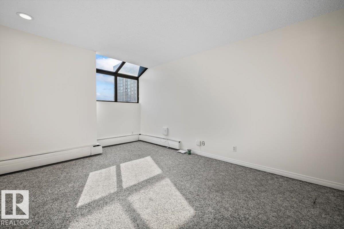 #206 10148 118 ST NW - 17