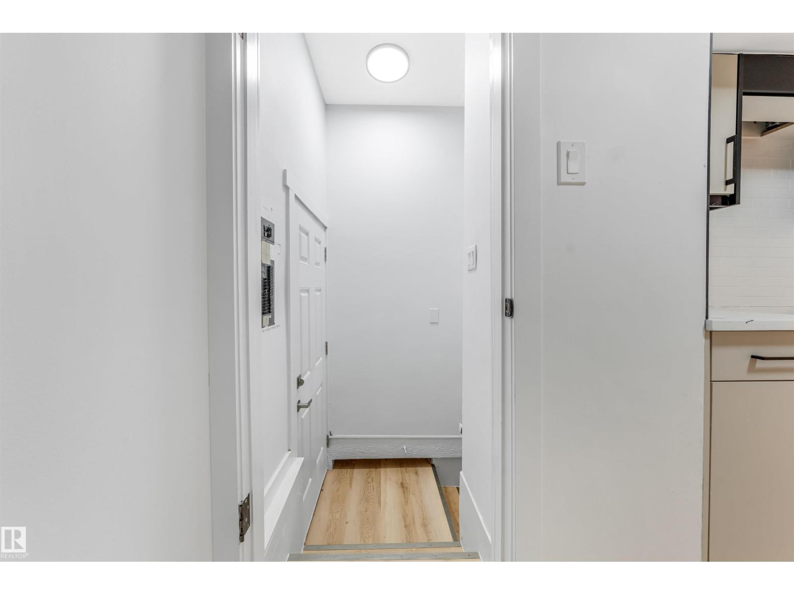 11927 68 ST NW - Image 15