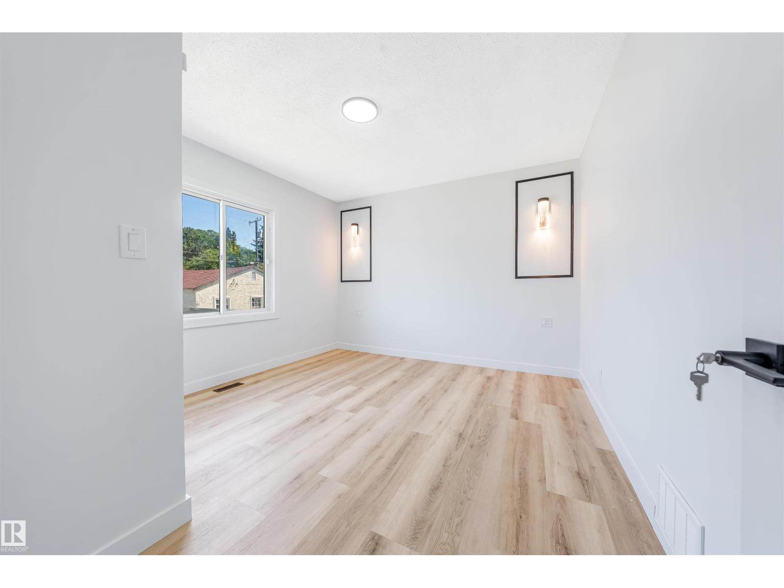 11927 68 ST NW - Image 25