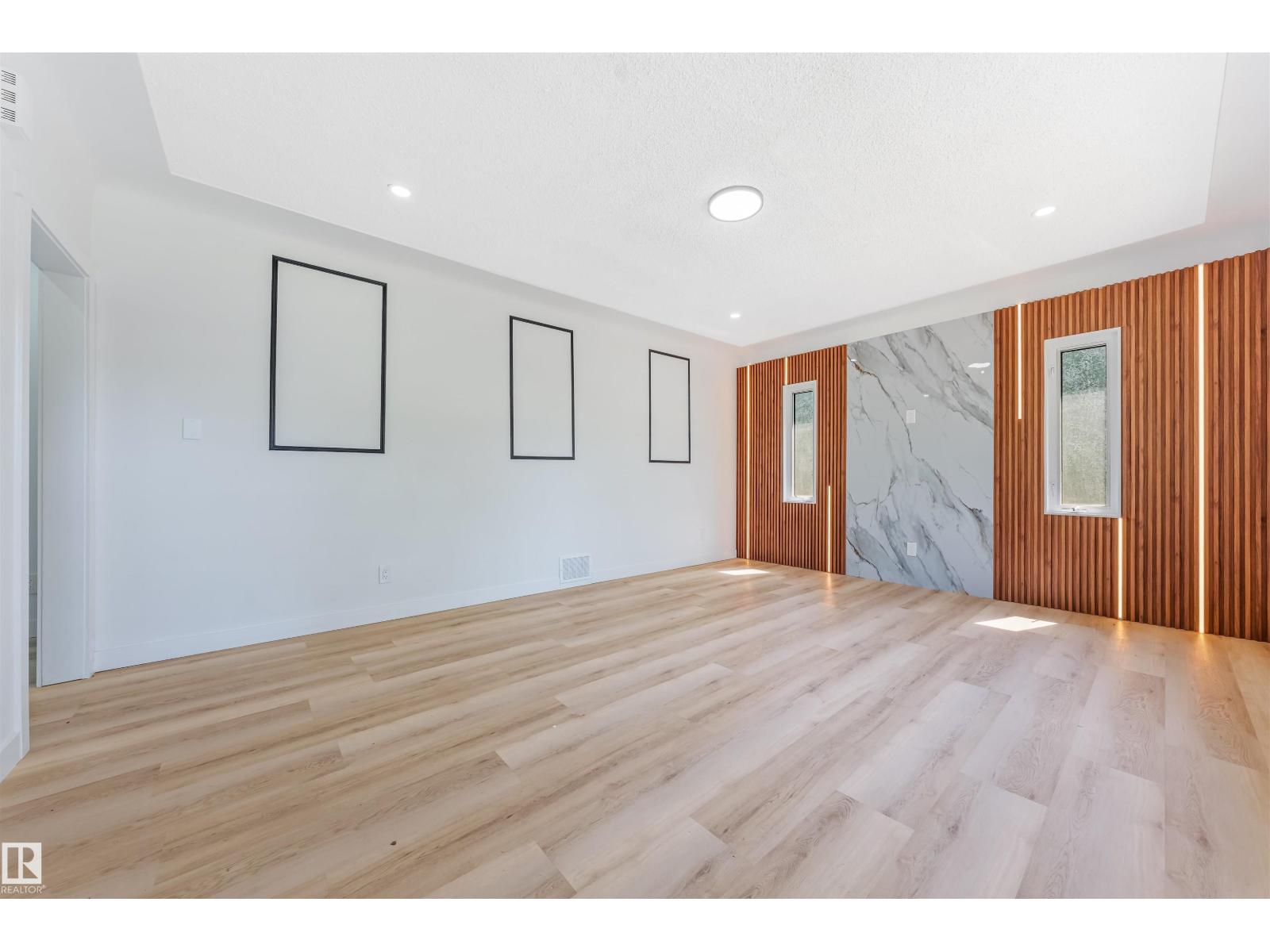 11927 68 ST NW - 5