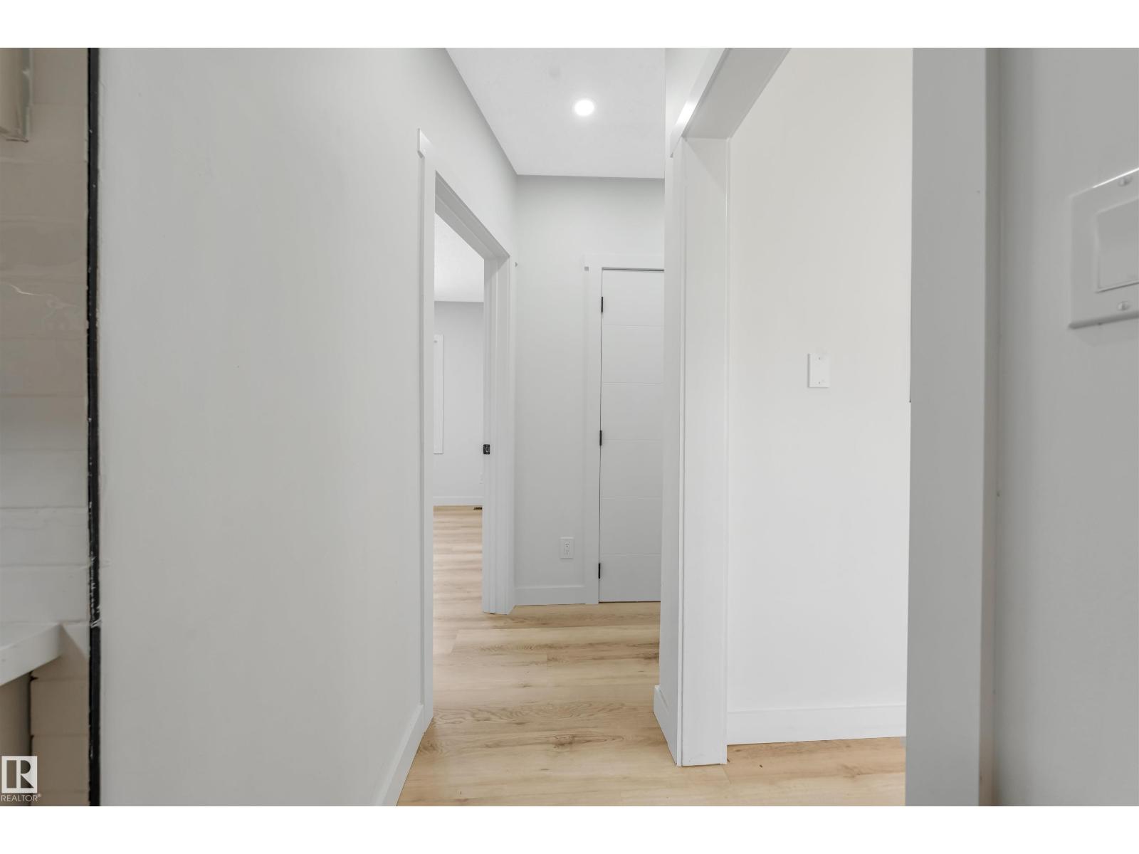 11927 68 ST NW - Image 16