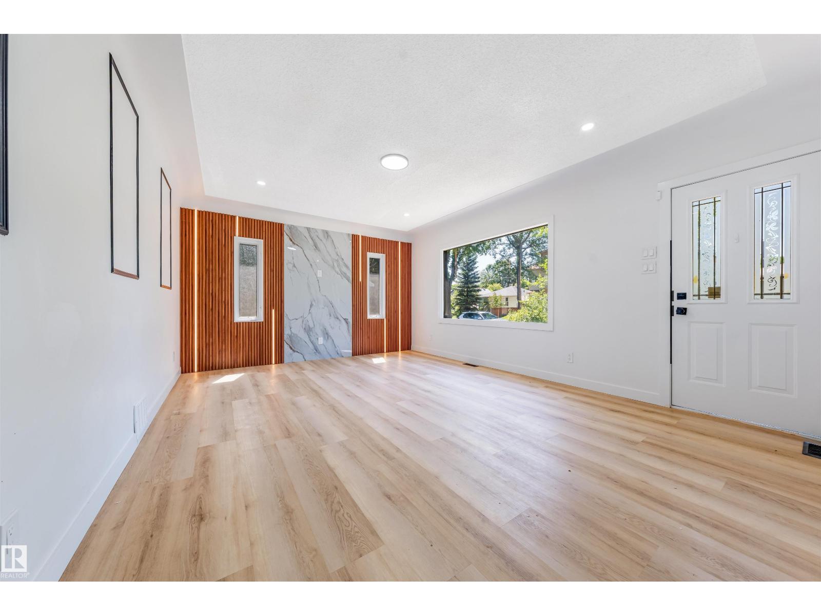 11927 68 ST NW - 6
