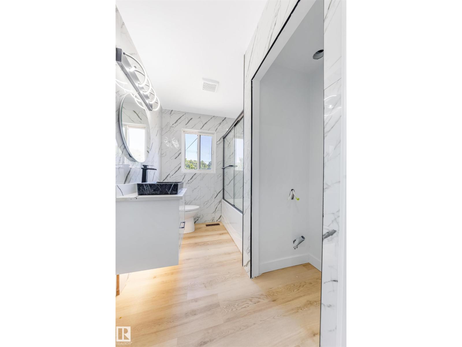 11927 68 ST NW - Image 21