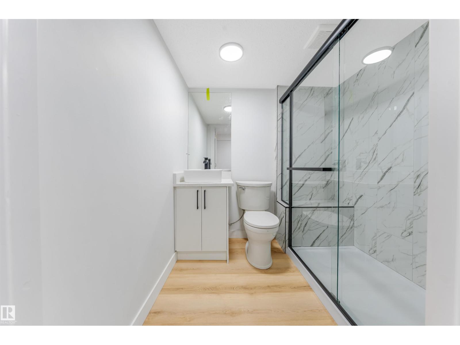 11927 68 ST NW - Image 39