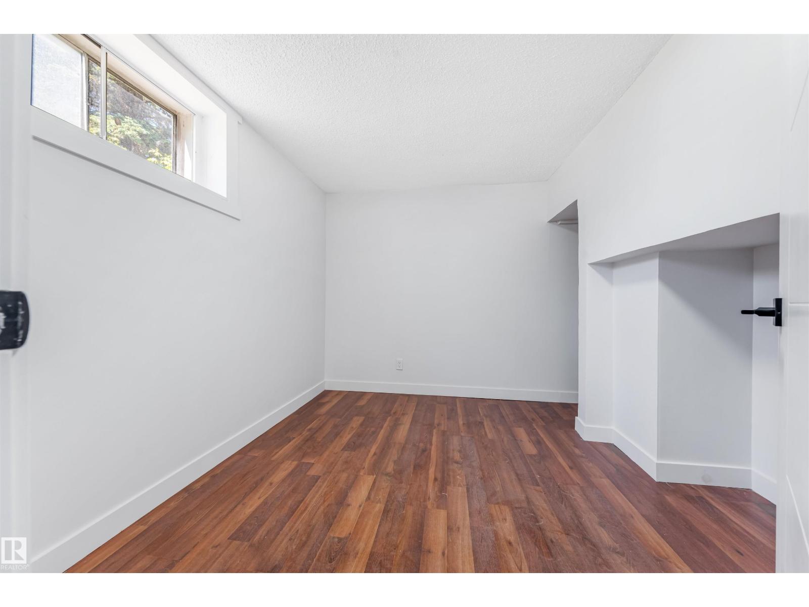 11927 68 ST NW - Image 41
