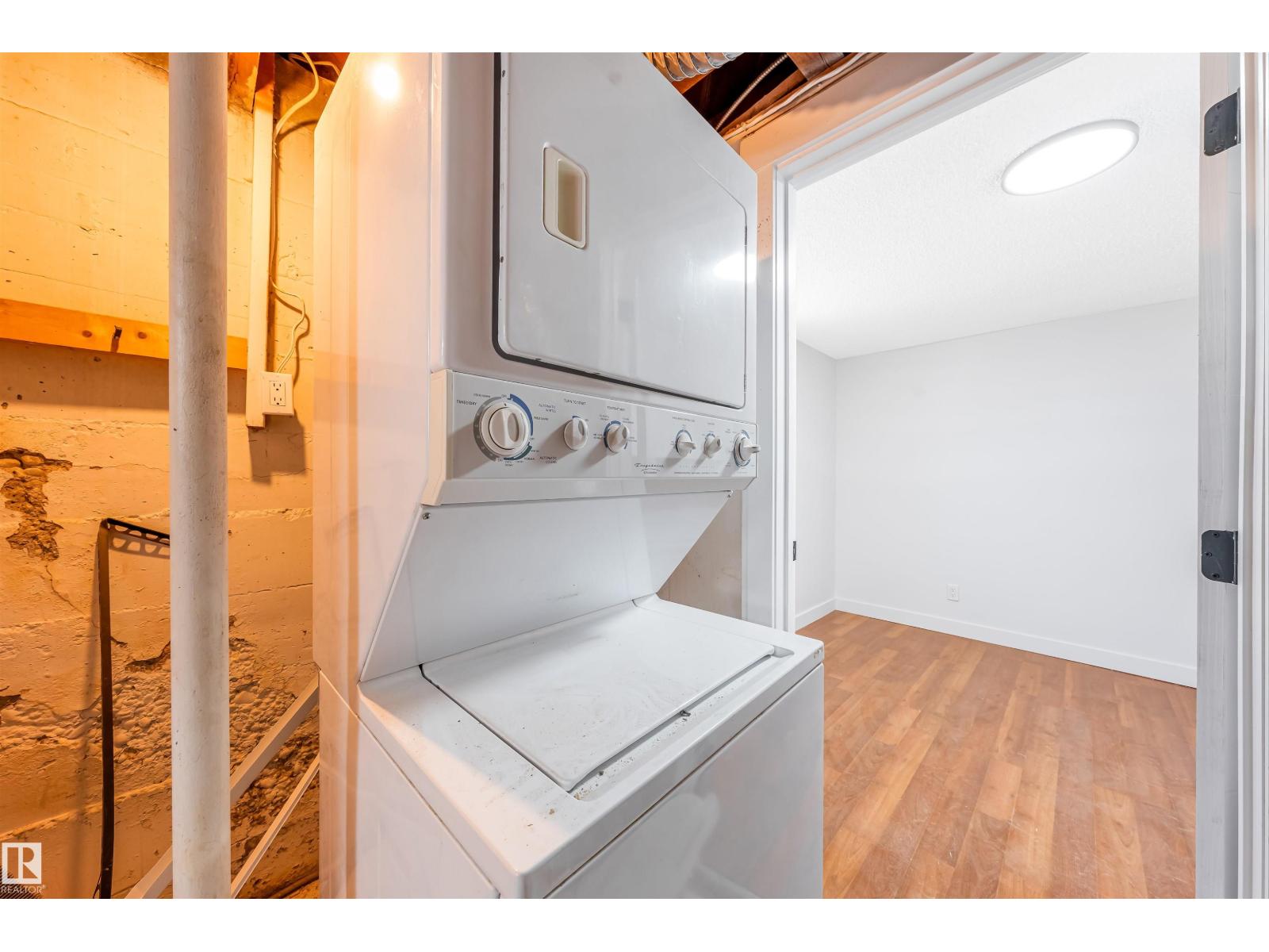 11927 68 ST NW - Image 44