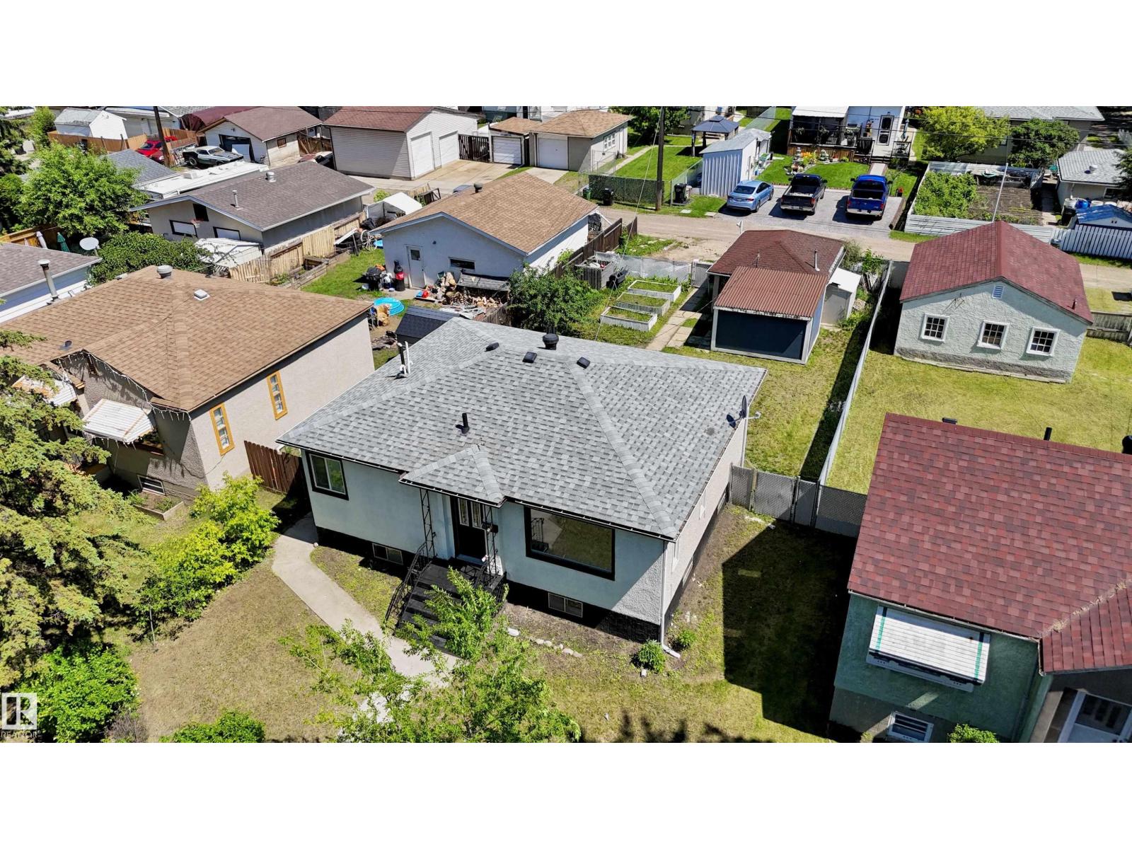 11927 68 ST NW - Image 50