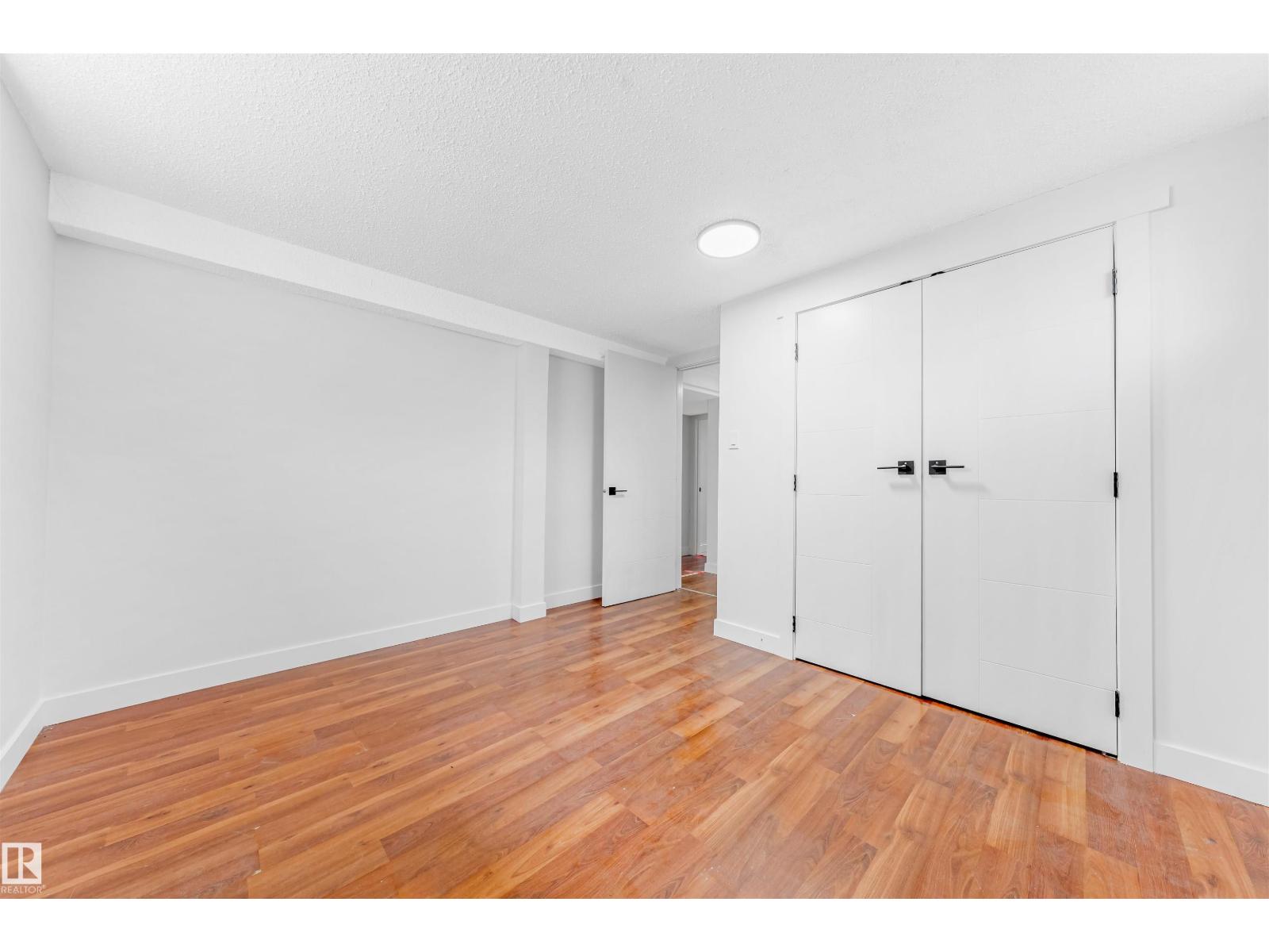11927 68 ST NW - Image 34