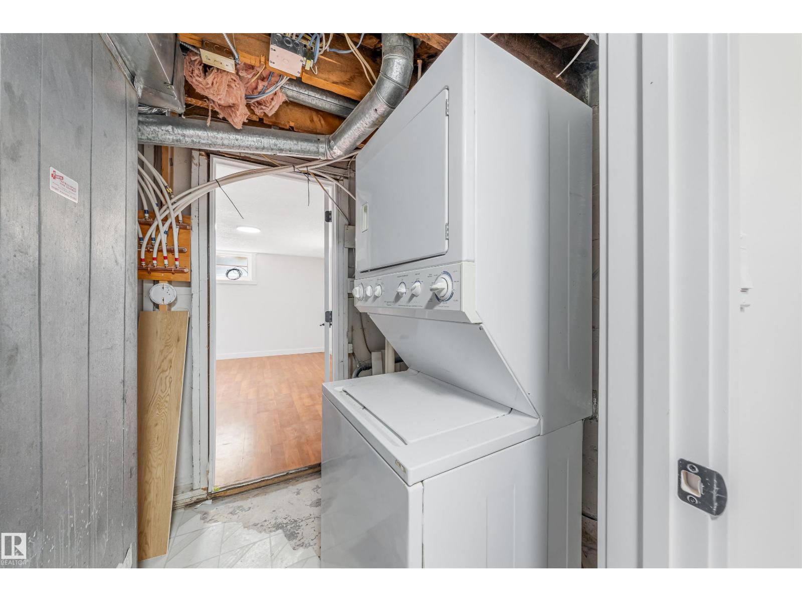 11927 68 ST NW - 43
