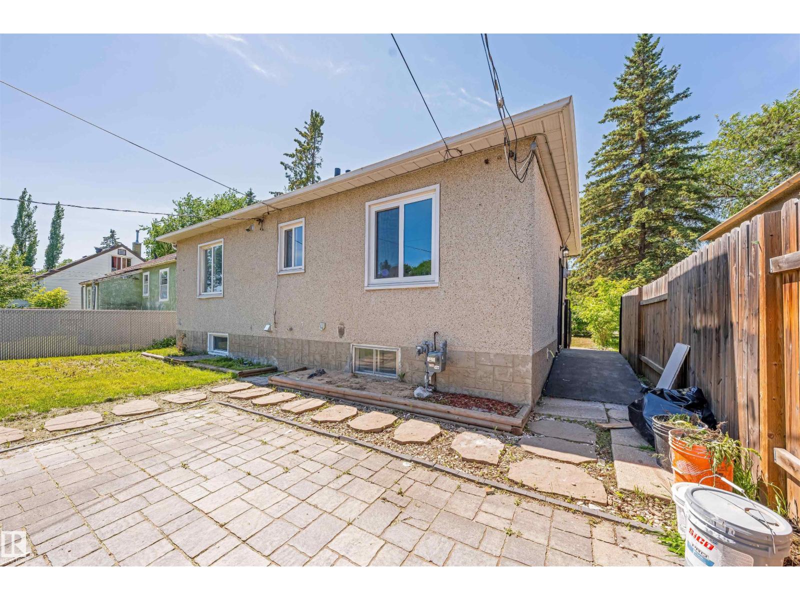 11927 68 ST NW - Image 46