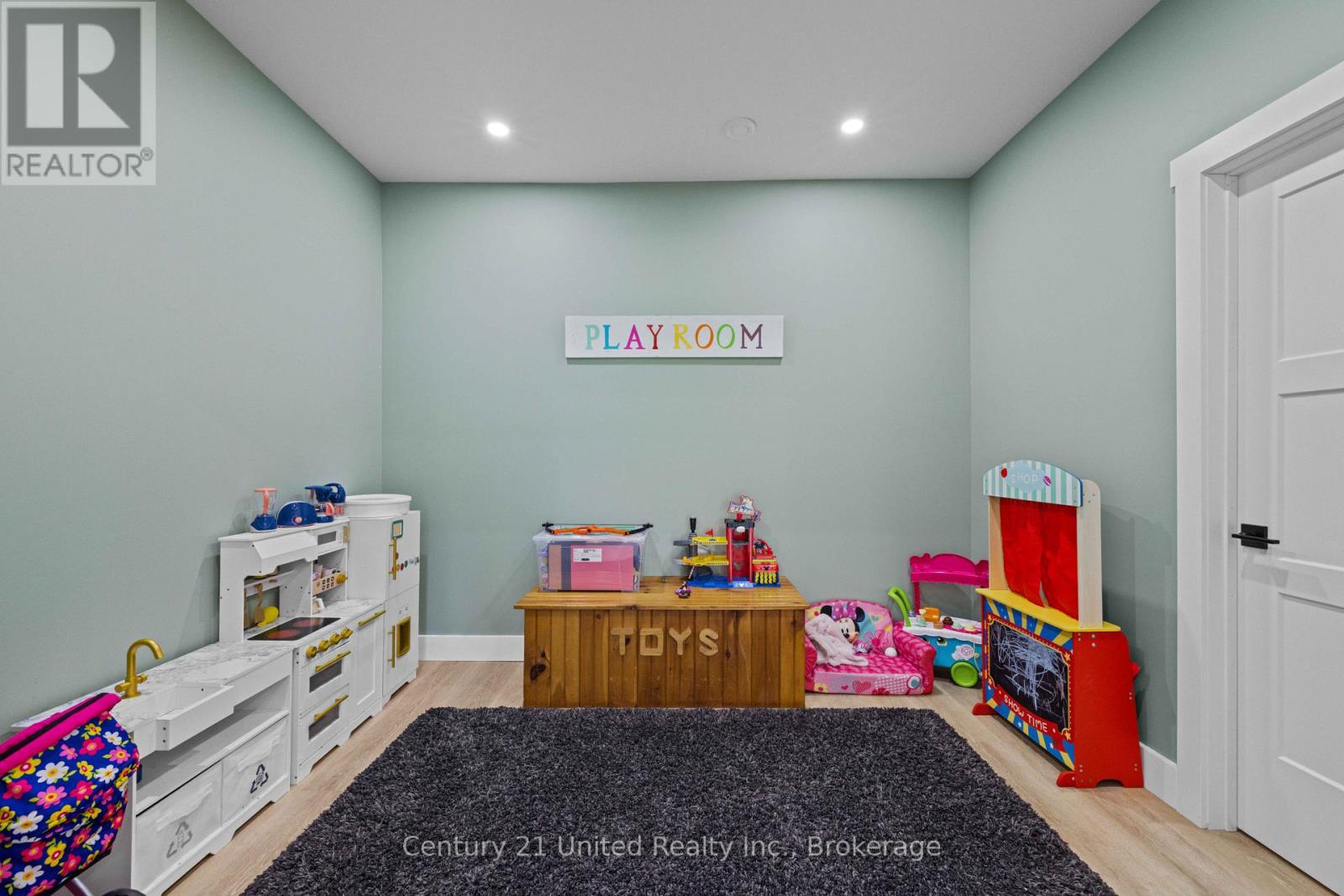 27 AWBRIE LANE - Image 35