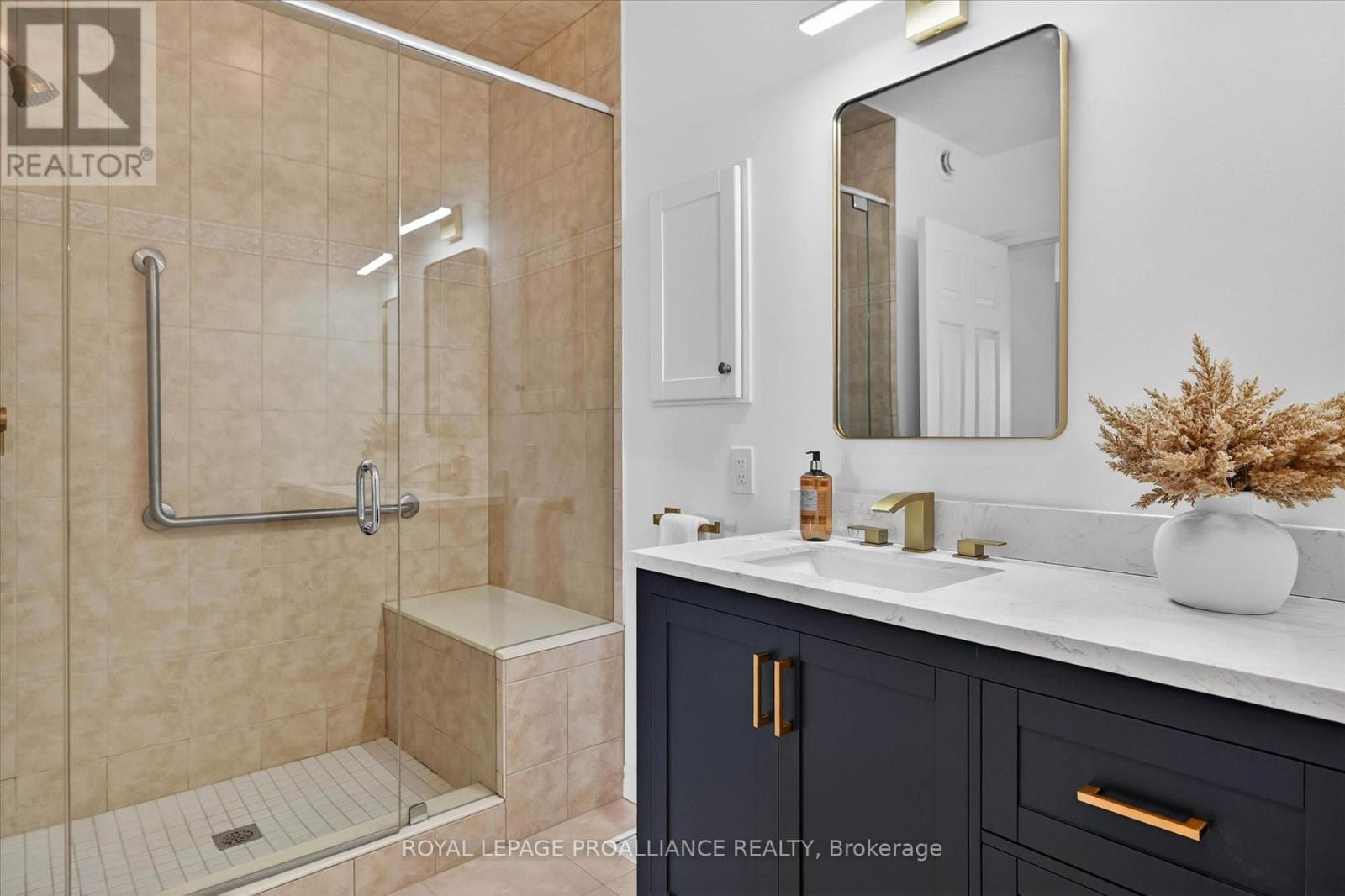 138 VILLAGE CRESCENT - Image 21