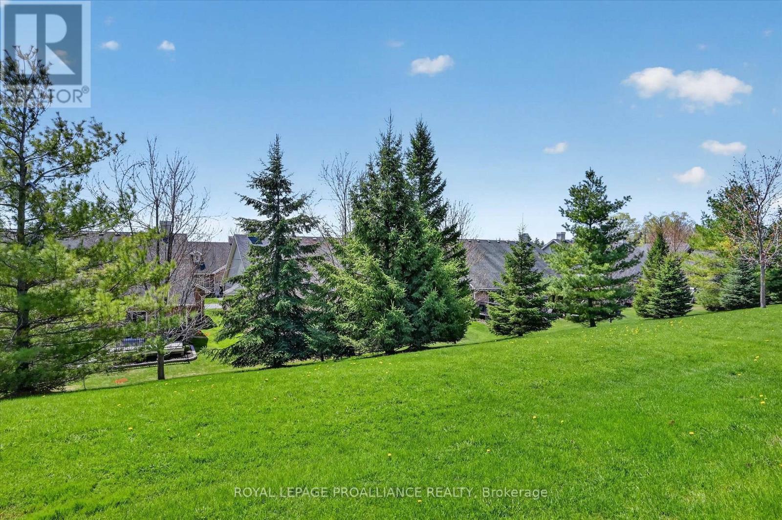138 VILLAGE CRESCENT - Image 39