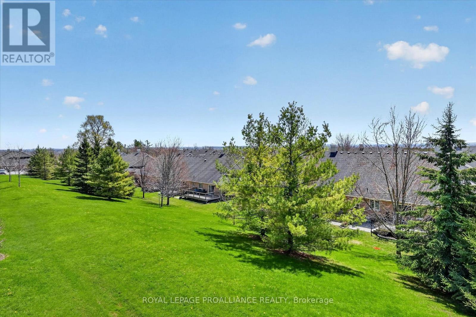 138 VILLAGE CRESCENT - Image 40