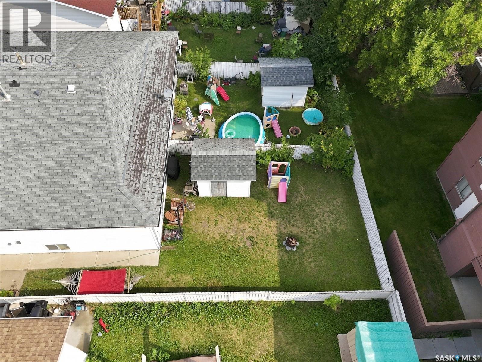 #114 116 Barber CRESCENT - 41