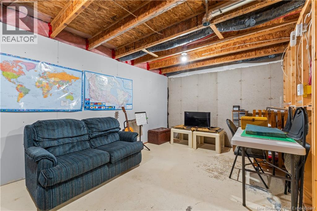 147 Damien - Image 22
