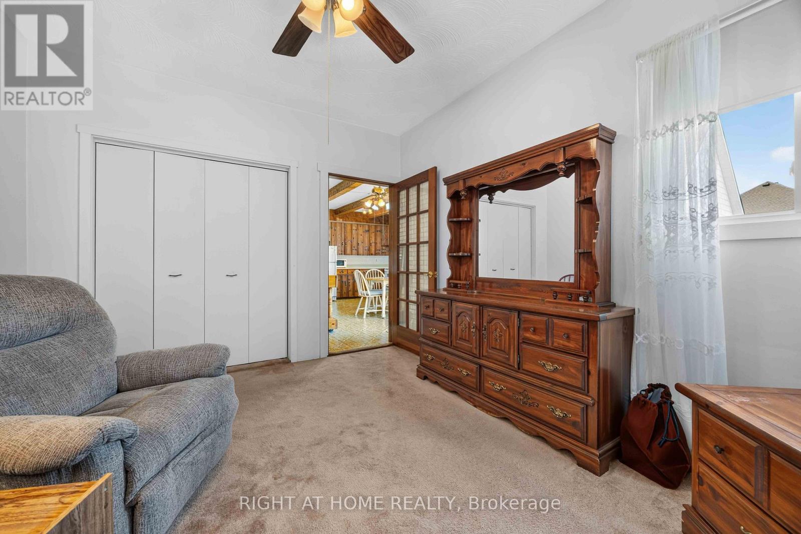 208 ROSS AVENUE - 13