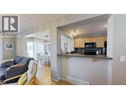 Bedroom - 17 Sunset Heights, Cochrane, AB T4C0C7 Photo 8
