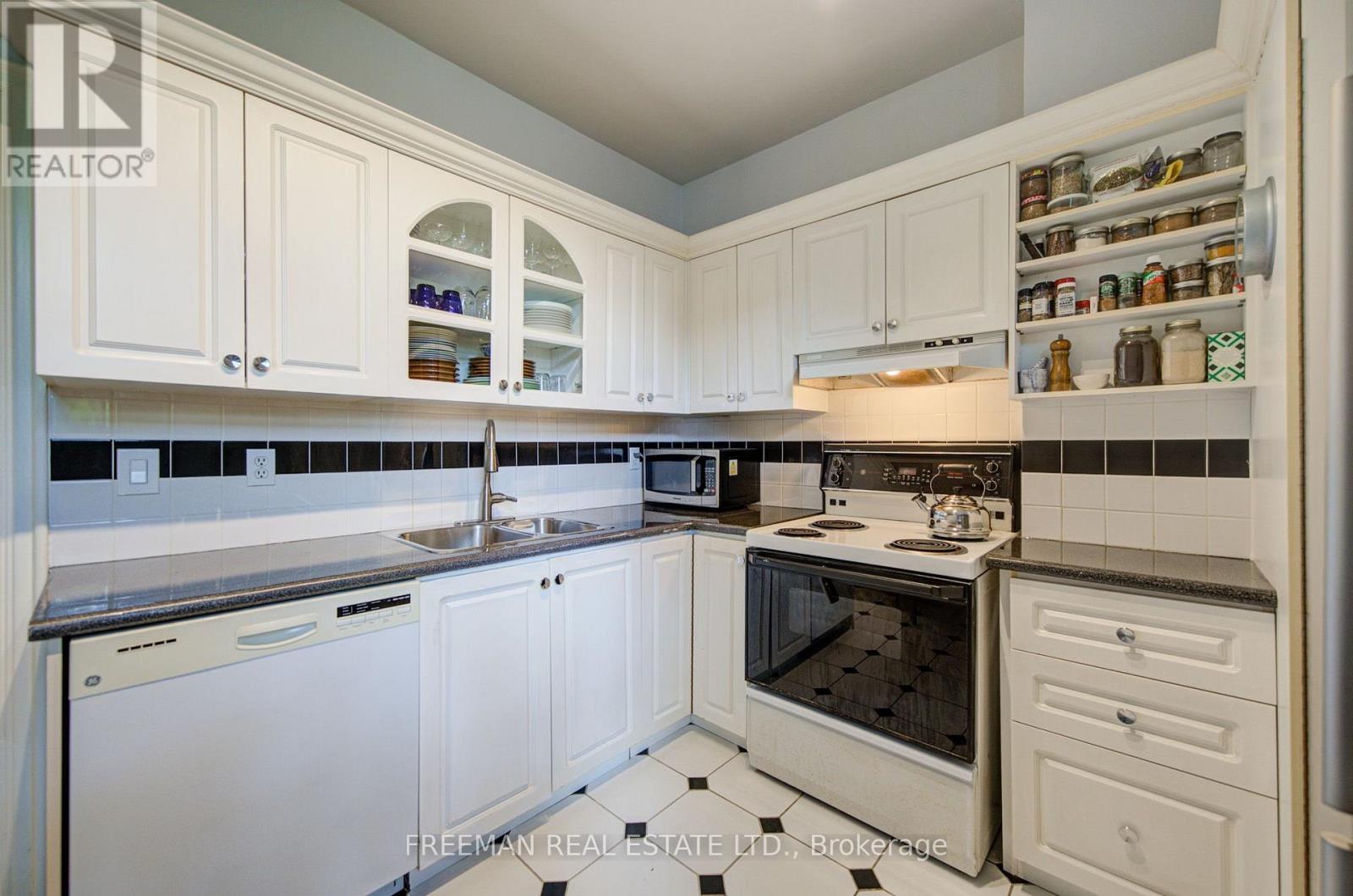 63 SUSSEX AVENUE - 22