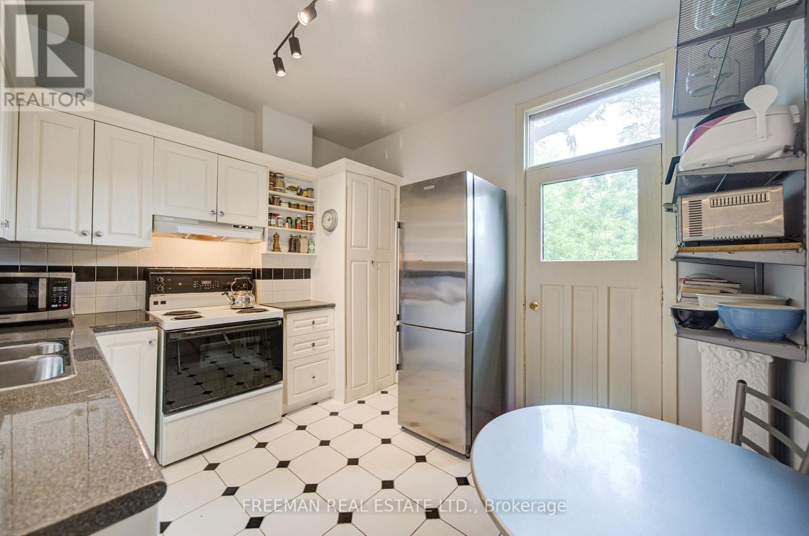 63 SUSSEX AVENUE - 23
